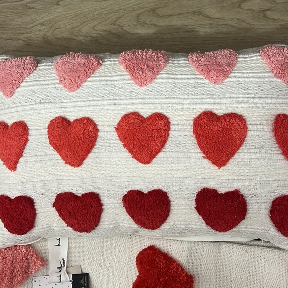 Valentines pillow and blanket set raised hearts and has tassels - Picture 3 of 5